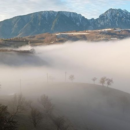 Casa Din Livada, Poiana Marului, Brasov Villa Bagian luar foto