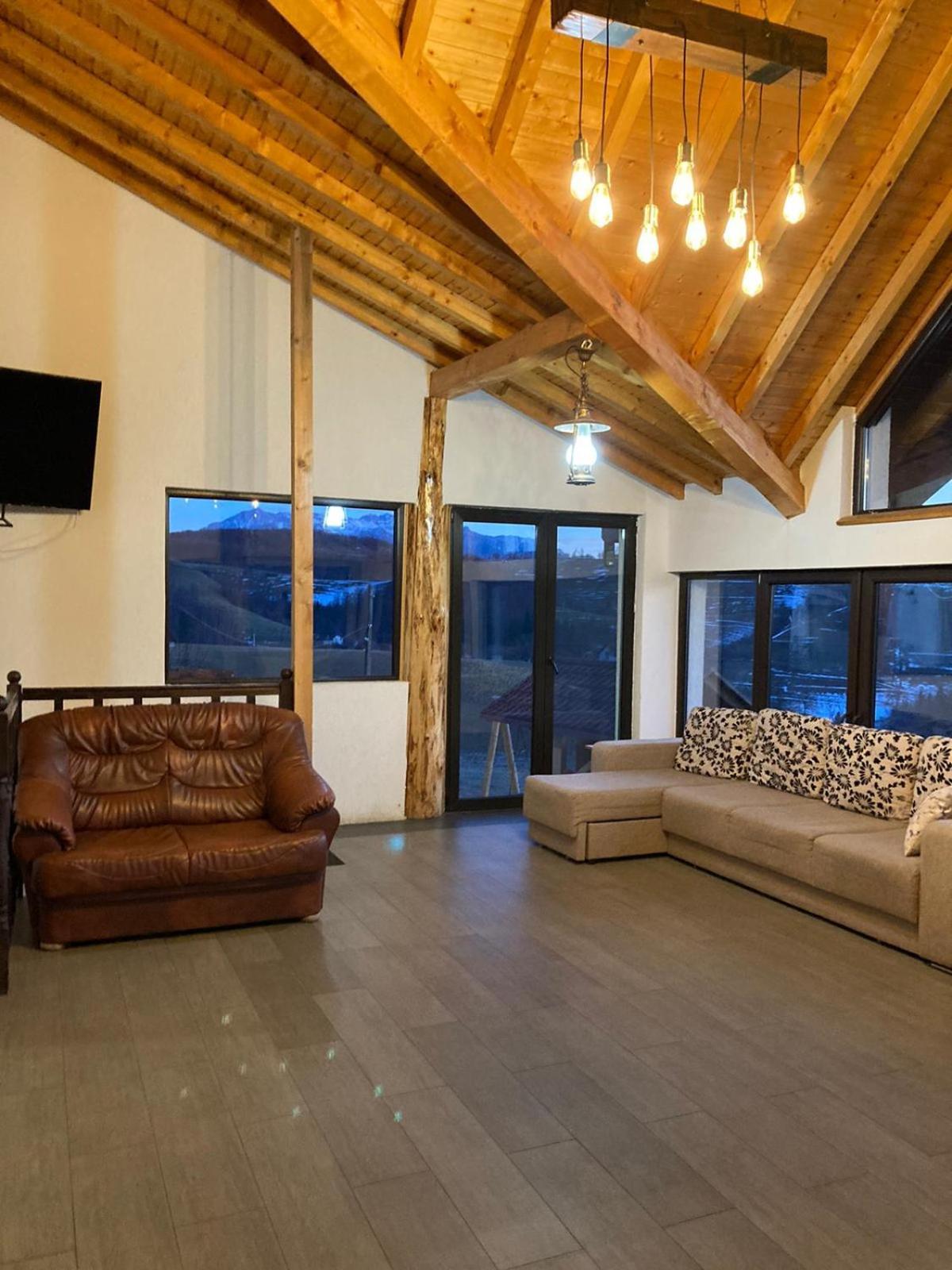 Casa Din Livada, Poiana Marului, Brasov Villa Bagian luar foto