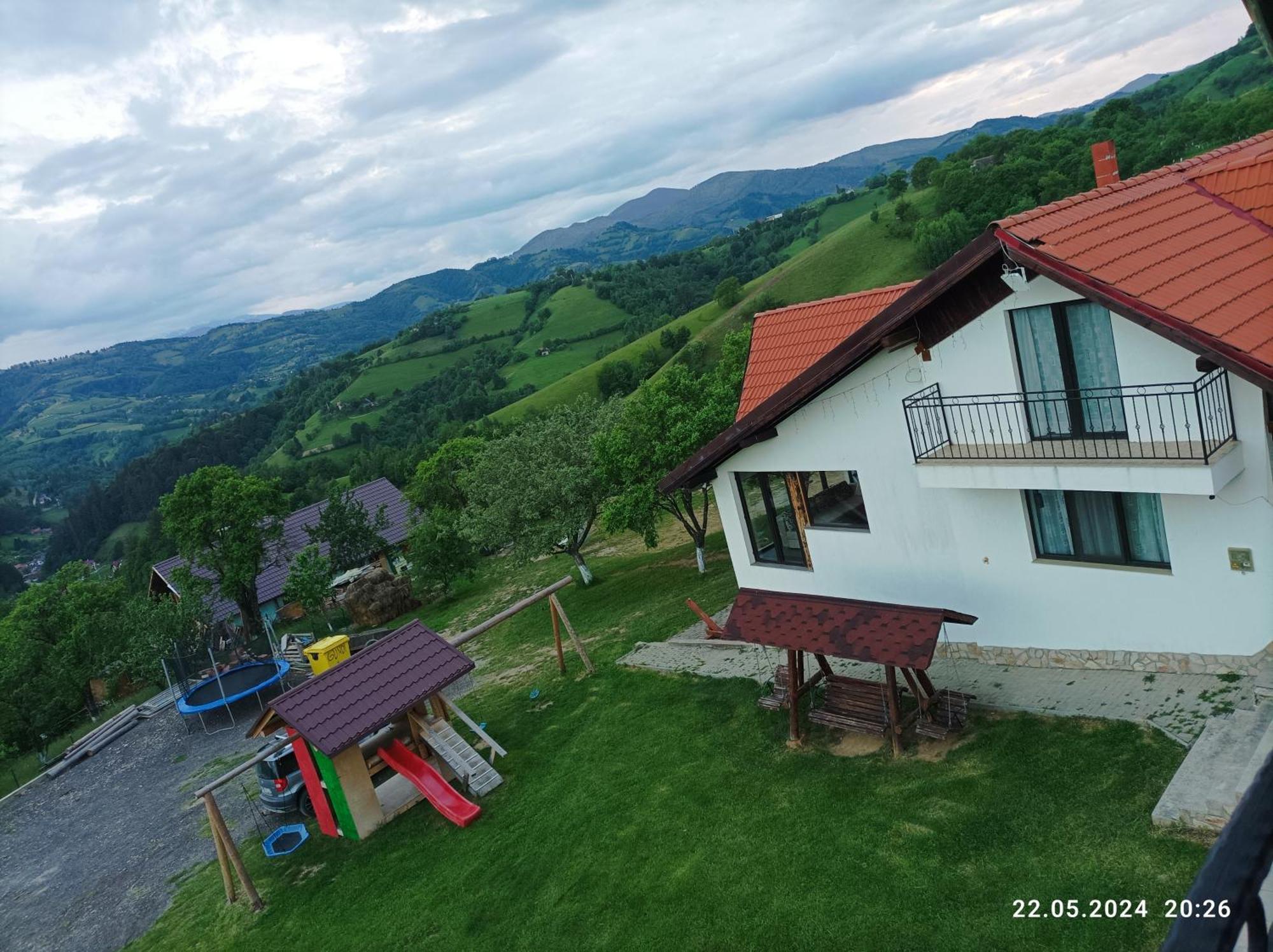 Casa Din Livada, Poiana Marului, Brasov Villa Bagian luar foto